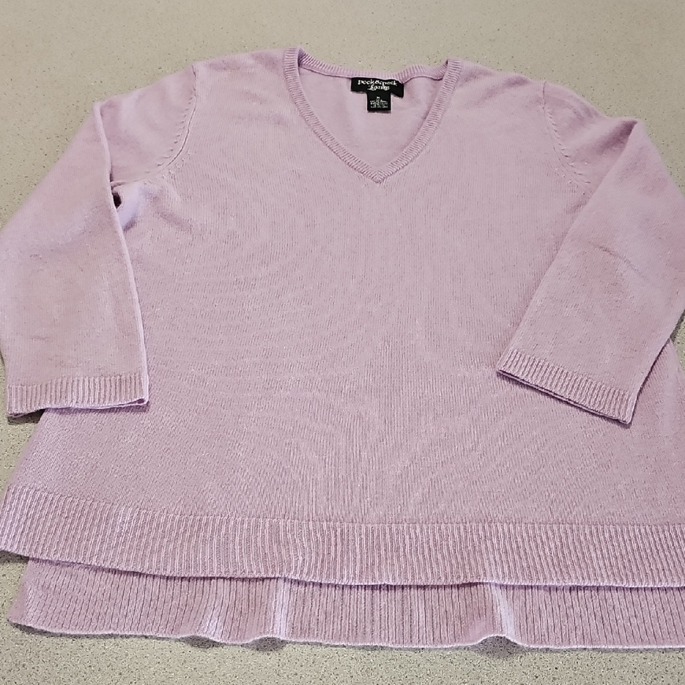 Peck & Peck Luxury 2 Ply 100% Cashmere Meduim Lavender V-Neck‎ Sweater.